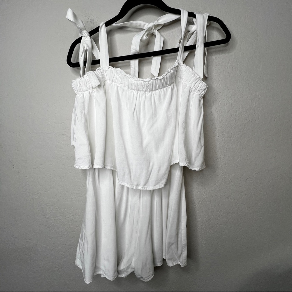Urban Outfitters White Romper Medium Ruffle Tie Shoulder Lined
